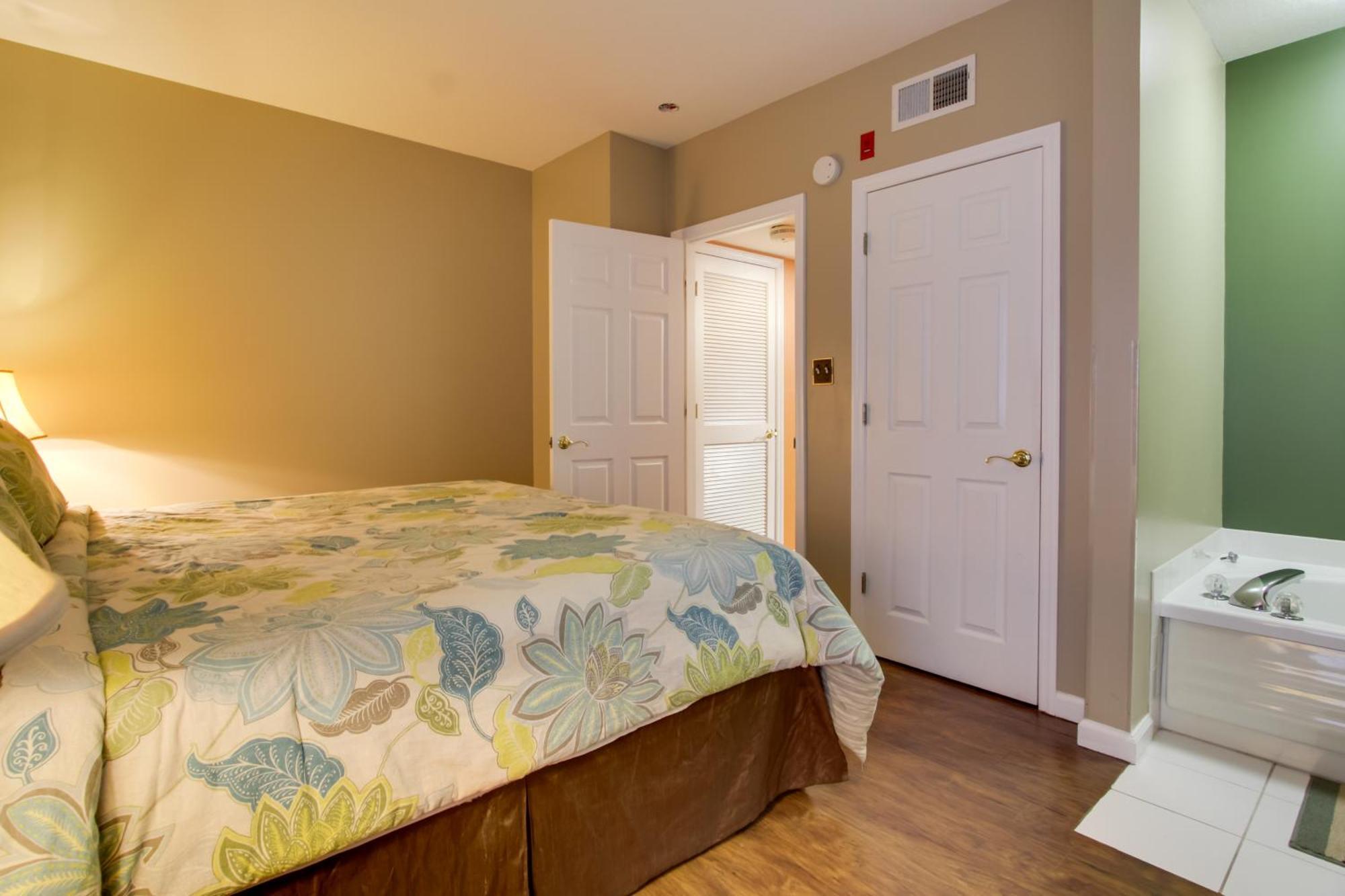 Parkway Condo About Walk To Island In Pigeon Forge! Exterior photo